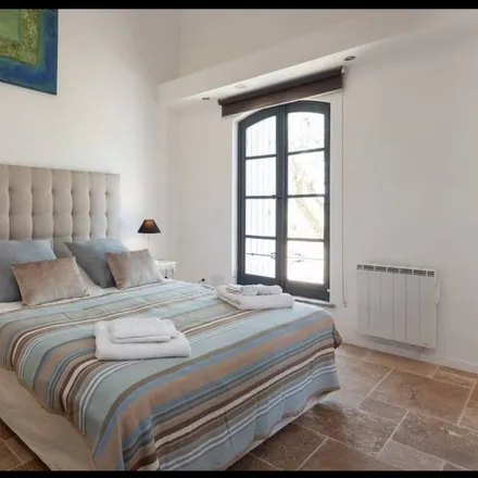 Rent this 3 bed house on 84290 Sainte-Cécile-les-Vignes