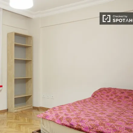 Rent this 5 bed room on Halk Eczanesi in Bilezikçi Sokağı, 34375 Şişli