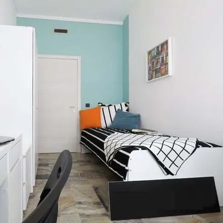 Rent this 5 bed room on Italmark in Via Ildebrando Vivanti, 35
