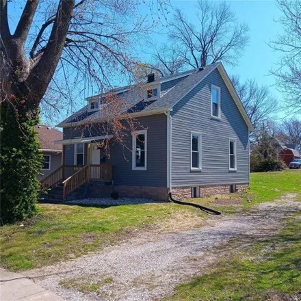 Buy this 3 bed house on 706 East Clay Street in Collinsville, IL 62234