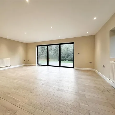 Image 3 - A40, Cotswold District, GL54 4HG, United Kingdom - House for rent