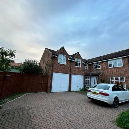 Buy this 4 bed house on Frankfield in Snaith, DN14 9NP