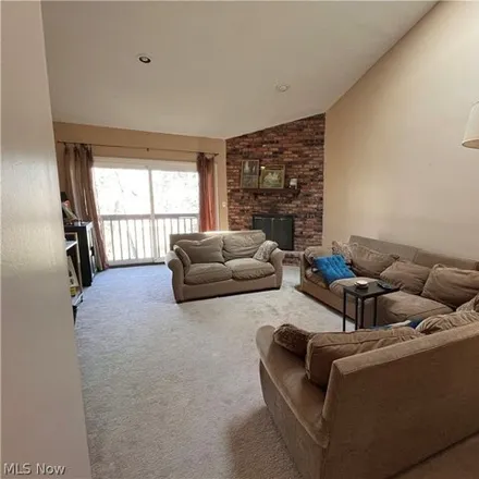 Image 2 - 2456 Berkshire Lane, Cleveland Heights, OH 44106, USA - Condo for sale