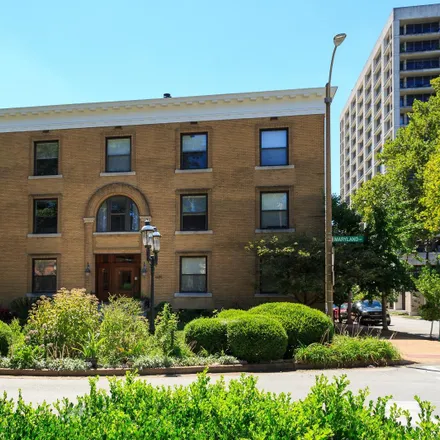 Buy this 2 bed condo on 4496 Maryland Avenue in Saint Louis, MO 63108