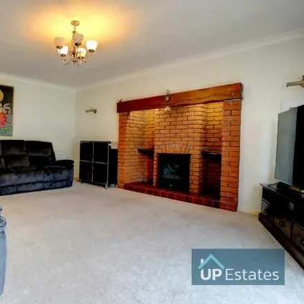 Image 3 - 73 Ainsbury Road, Coventry, CV5 6BA, United Kingdom - House for sale