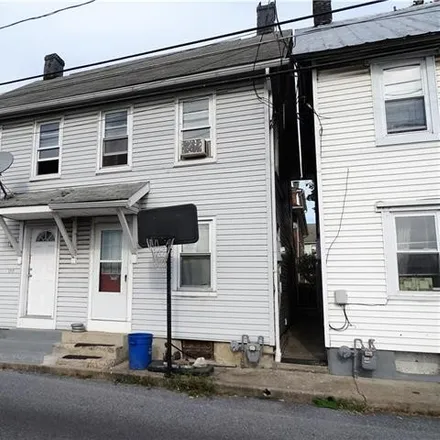 Buy this 2 bed house on 1715 Franklin Street in Newport, Northampton