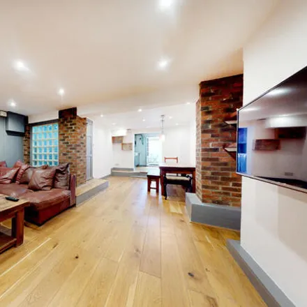 Buy this studio apartment on 378 Caledonian Road in London, N1 1DT