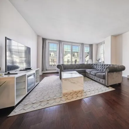 Image 5 - West Shearwater Court, Jersey City, NJ 07305, USA - Condo for sale