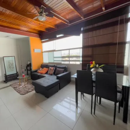 Rent this 2 bed apartment on Opticas Díaz in Avenida San Luis, San Borja