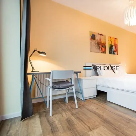 Rent this 2 bed apartment on Plantwear in Nadwiślańska, 30-547 Krakow