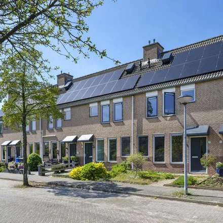 Rent this 4 bed apartment on Noordwal 40 in 1274 AG Huizen, Netherlands