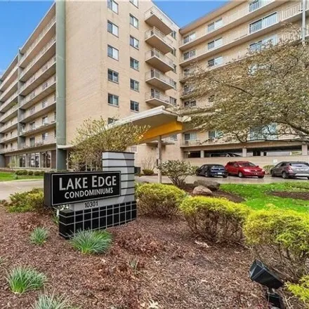 Image 1 - Lake Edge Condominiums, Lake Avenue, Cleveland, OH 44107, USA - Condo for sale