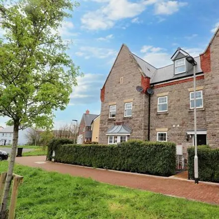 Buy this 3 bed townhouse on 83 Badger Road in Thornbury, BS35 1AB