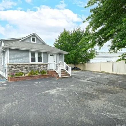 Buy this 3 bed house on 704 Newbridge Rd in North Bellmore, New York