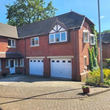 Buy this 5 bed house on 10 Woodstock Gardens in Dudlow's Green, Appleton Thorn