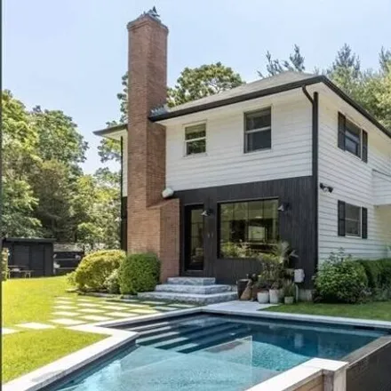 Rent this 4 bed house on 461 Chapel Lane in East Hampton, Springs
