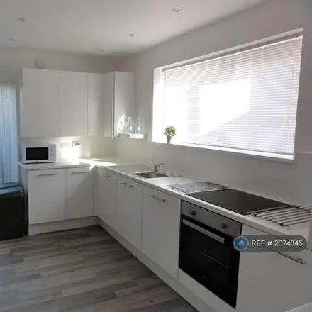 Image 2 - unnamed road, London, SW18 3JY, United Kingdom - Duplex for rent