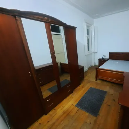 Rent this 8 bed room on Rua Gonçalves Crespo 58 in 1050-085 Lisbon, Portugal