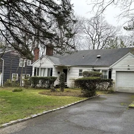 Buy this 4 bed house on 10 West Terrace Road in Village of Great Neck, NY 11021