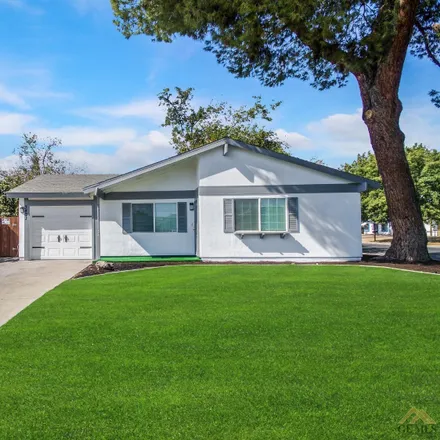 Buy this 3 bed house on 3401 Grissom Street in Bakersfield, CA 93309