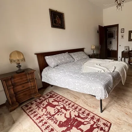Rent this 3 bed apartment on Ferrara