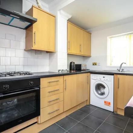 Rent this 6 bed apartment on Dial Street in Liverpool, L7 0EH