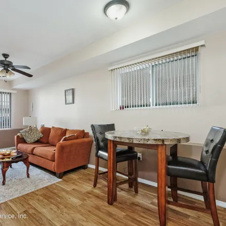 Image 4 - 266 Utter Avenue, New York, NY 10314, USA - Duplex for sale