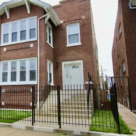 Buy this 7 bed house on 7948 S Elizabeth St in Chicago, Illinois