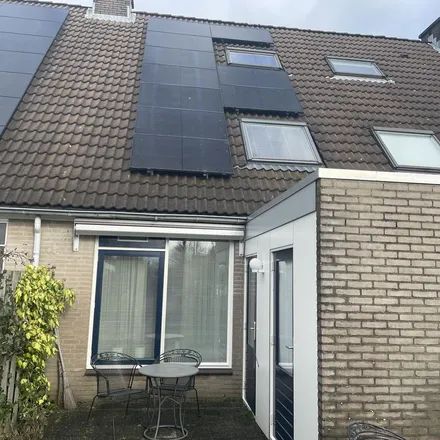 Rent this 3 bed apartment on Standerdmolen 68 in 2992 DL Barendrecht, Netherlands