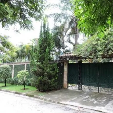 Buy this 5 bed house on Rua das Hortências in Jardim Ana Stella, Carapicuíba - SP