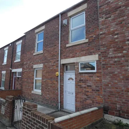 Rent this 4 bed townhouse on Ancrum Street in Newcastle upon Tyne, NE2 4LR