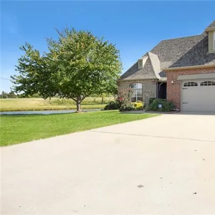Image 2 - 3709 North Narcissus Avenue, Broken Arrow, OK 74012, USA - House for sale