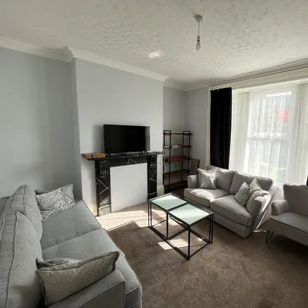 Rent this 1 bed apartment on 53 Embankment Road in Plymouth, PL4 9HX