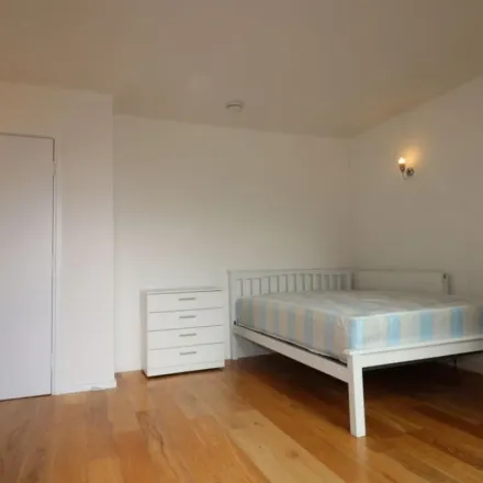 Image 2 - Alamaro Lodge, Renaissance Walk, London, SE10 0QU, United Kingdom - Apartment for rent