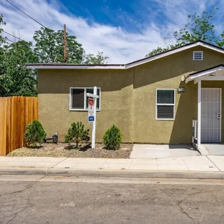 Buy this 3 bed house on 7216 North College Avenue in Fresno, CA 93650