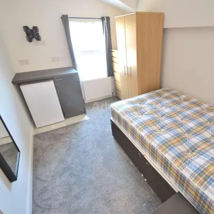 Rent this 1 bed room on 8 Prince of Wales Avenue in Reading, RG30 2UJ