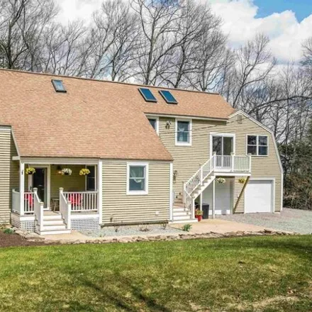 Buy this 4 bed house on 49 Beach Road in Sandown, Rockingham County