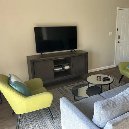 Rent this 2 bed condo on Scottsdale