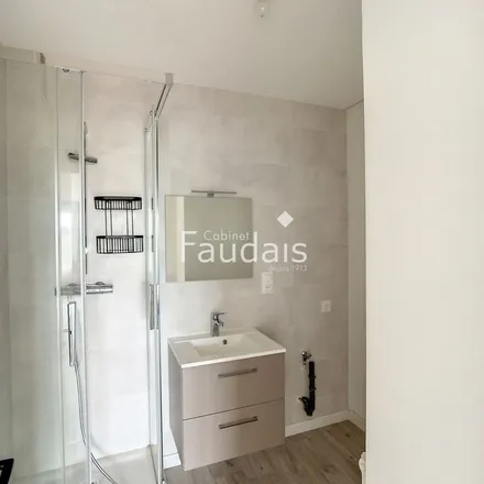 Rent this 3 bed apartment on 3 Rue des Prés in 50000 Saint-Lô, France