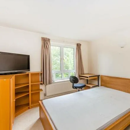 Image 5 - Barnard Lodge, Admiral Walk, London, W9 3TD, United Kingdom - Apartment for sale