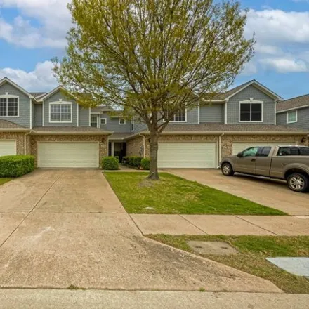 Buy this 2 bed house on Independence Parkway in Plano, TX 75025
