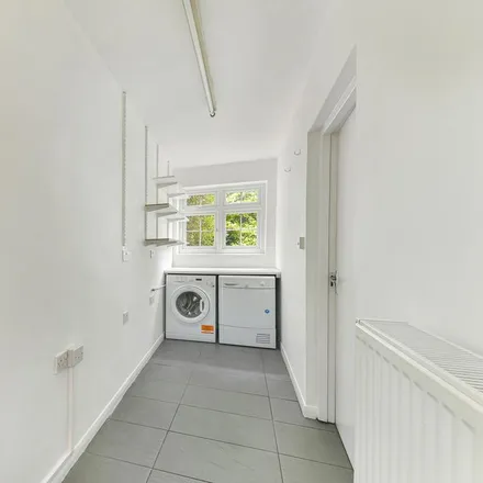 Image 2 - Ryecroft Road, London, SW16 3EW, United Kingdom - House for rent