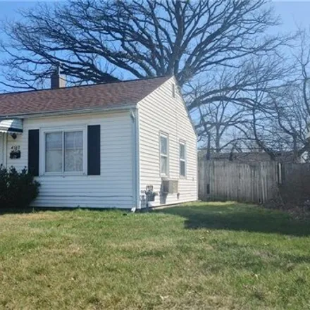 Buy this 2 bed house on 4590 Woodcliffe Avenue in Hearthstone, Dayton