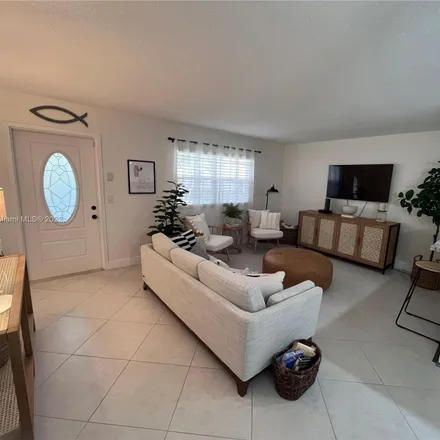 Buy this 1 bed condo on 680 Saxony Place in Palm Beach County, FL 33446