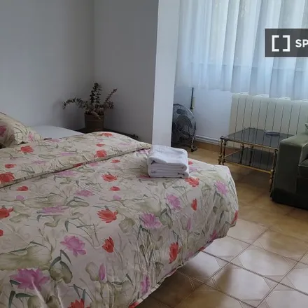 Rent this 6 bed room on Carrer de González Tablas in 08001 Barcelona, Spain