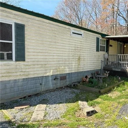 Buy this studio apartment on 444 Franklin Drive in Wallburg, Davidson County
