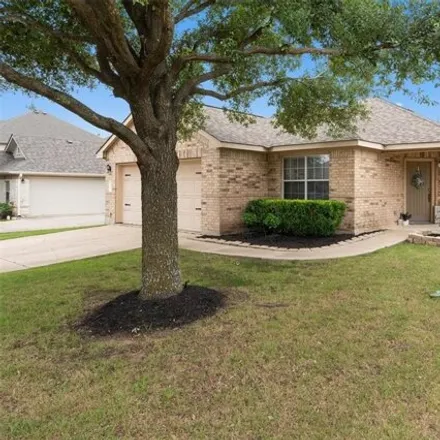 Image 2 - 18724 Royal Pointe, Pflugerville, TX 78664, USA - House for sale