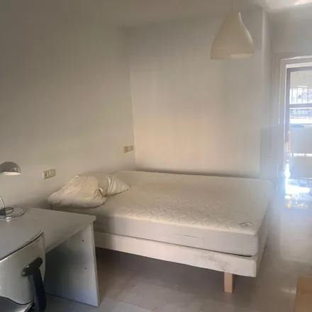 Rent this 4 bed apartment on Plaza Asociación de la Prensa in 18015 Granada, Spain