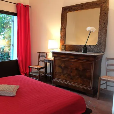 Rent this 3 bed house on 84800 L'Isle-sur-la-Sorgue