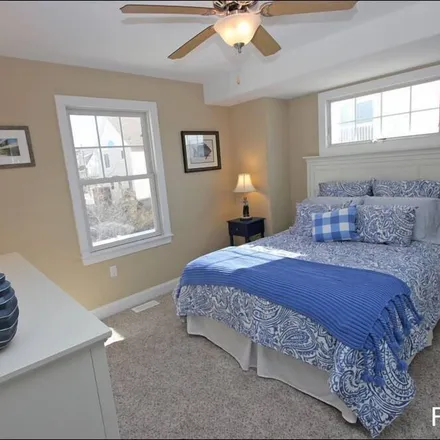 Rent this 6 bed townhouse on Avalon in NJ, 08202